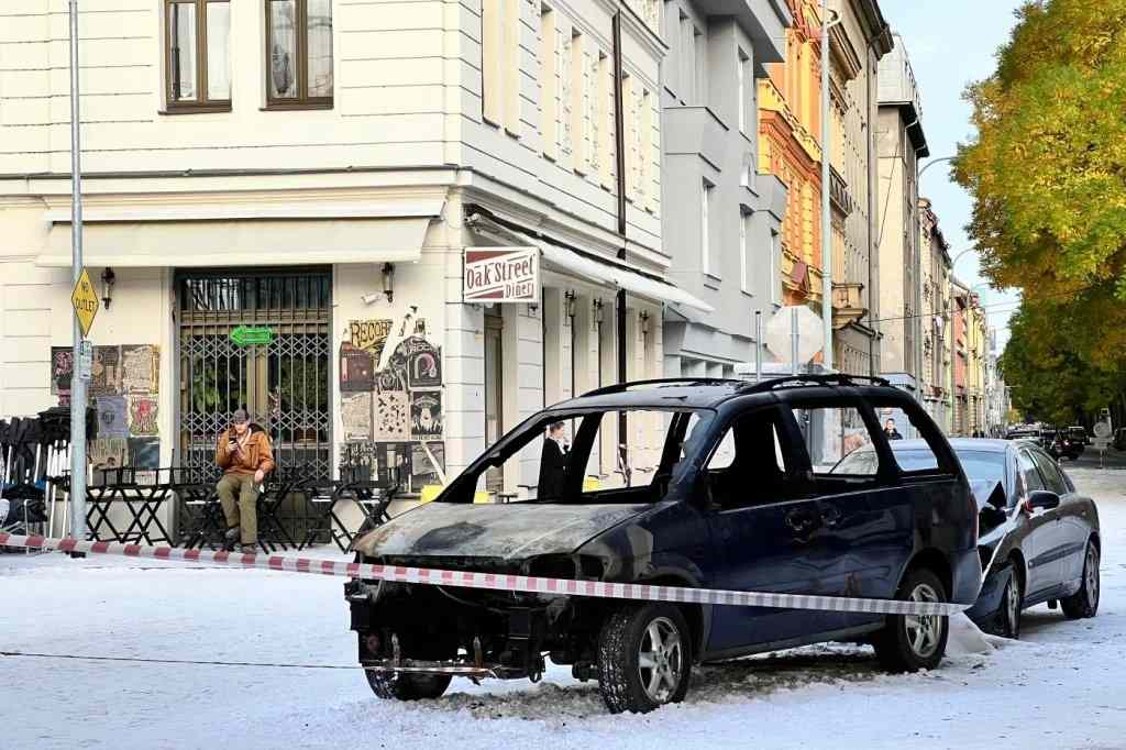《生化危机》新电影片场照曝光:白雪皑皑的浣熊市?(图2) 《生化危机》新电影片场照曝光:白雪皑皑的浣熊市?
